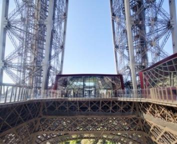 Opération transparence à la tour Eiffel